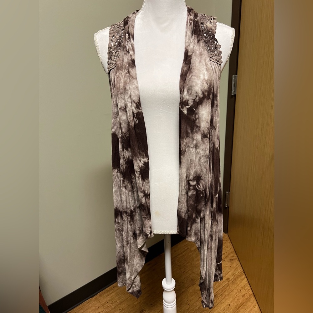 Brown tie-dye vest